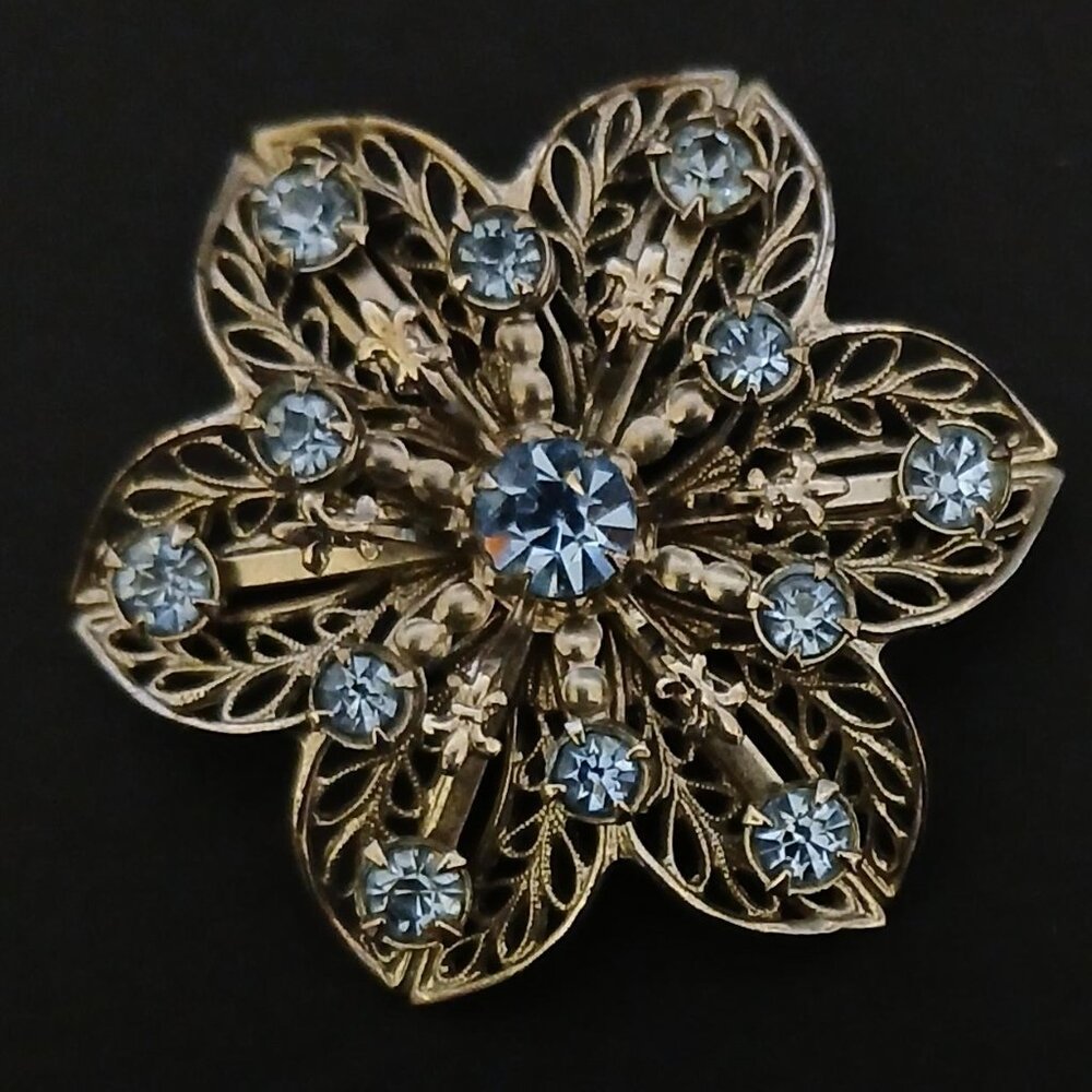 Vintage 1950s MCM Pale Blue Rhinestone and Silvertone Fleur De Lis Flower Brooch